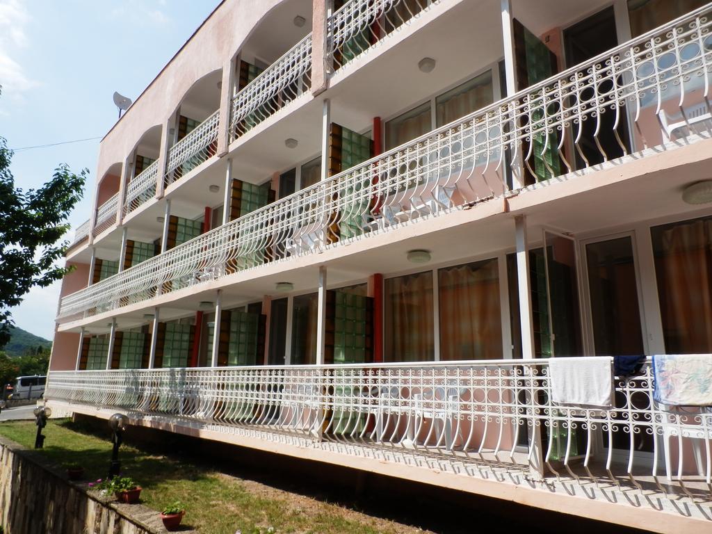 Olimpia Supersnab Hotel Balčik Exteriér fotografie